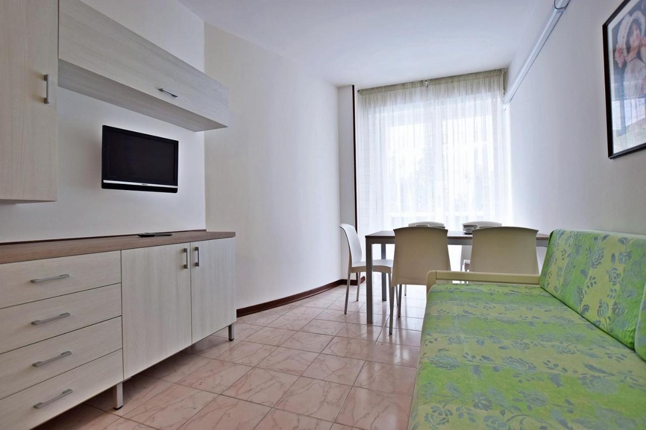Condominio Luna 1 Lignano Sabbiadoro Esterno foto