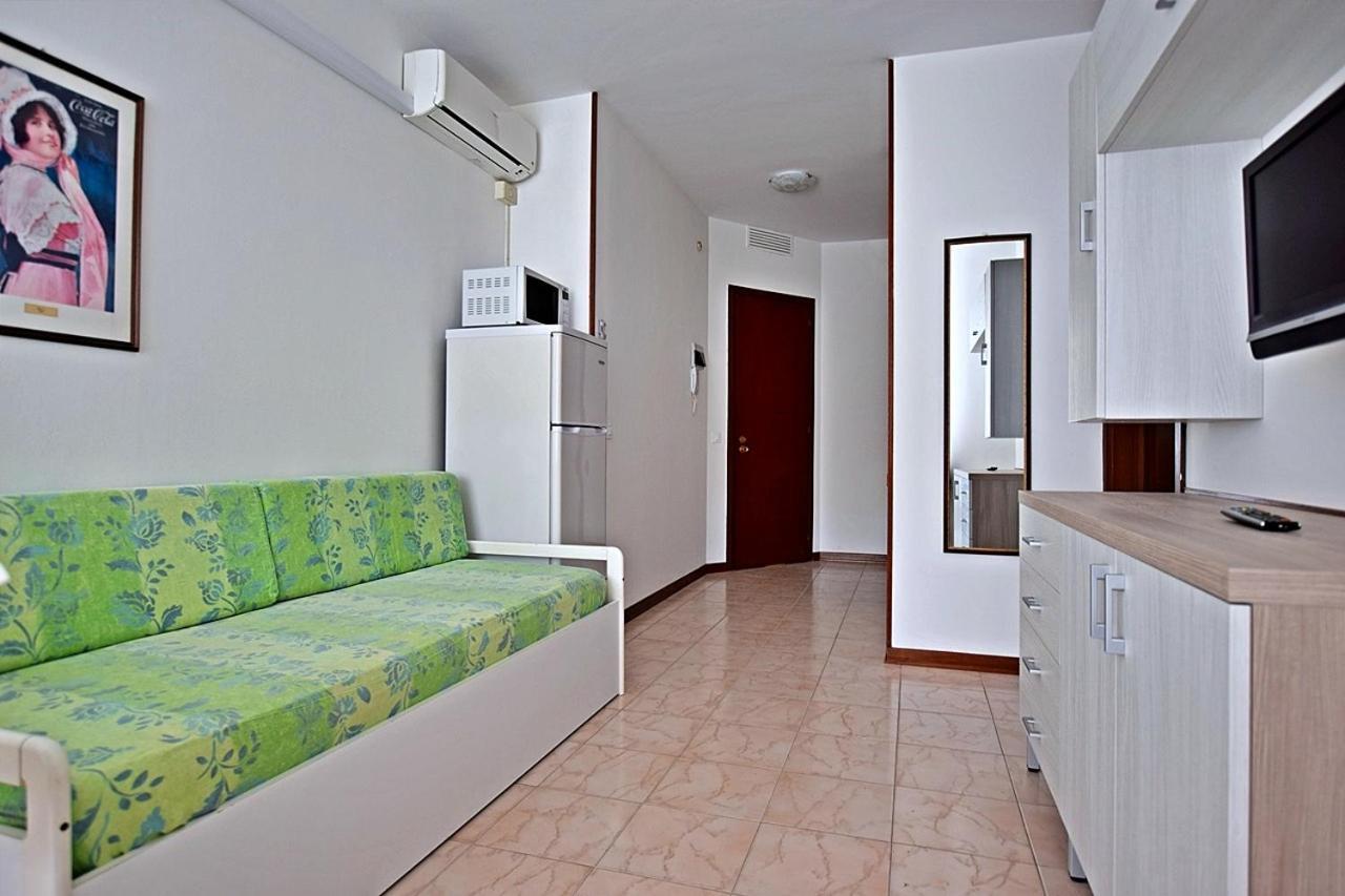 Condominio Luna 1 Lignano Sabbiadoro Esterno foto